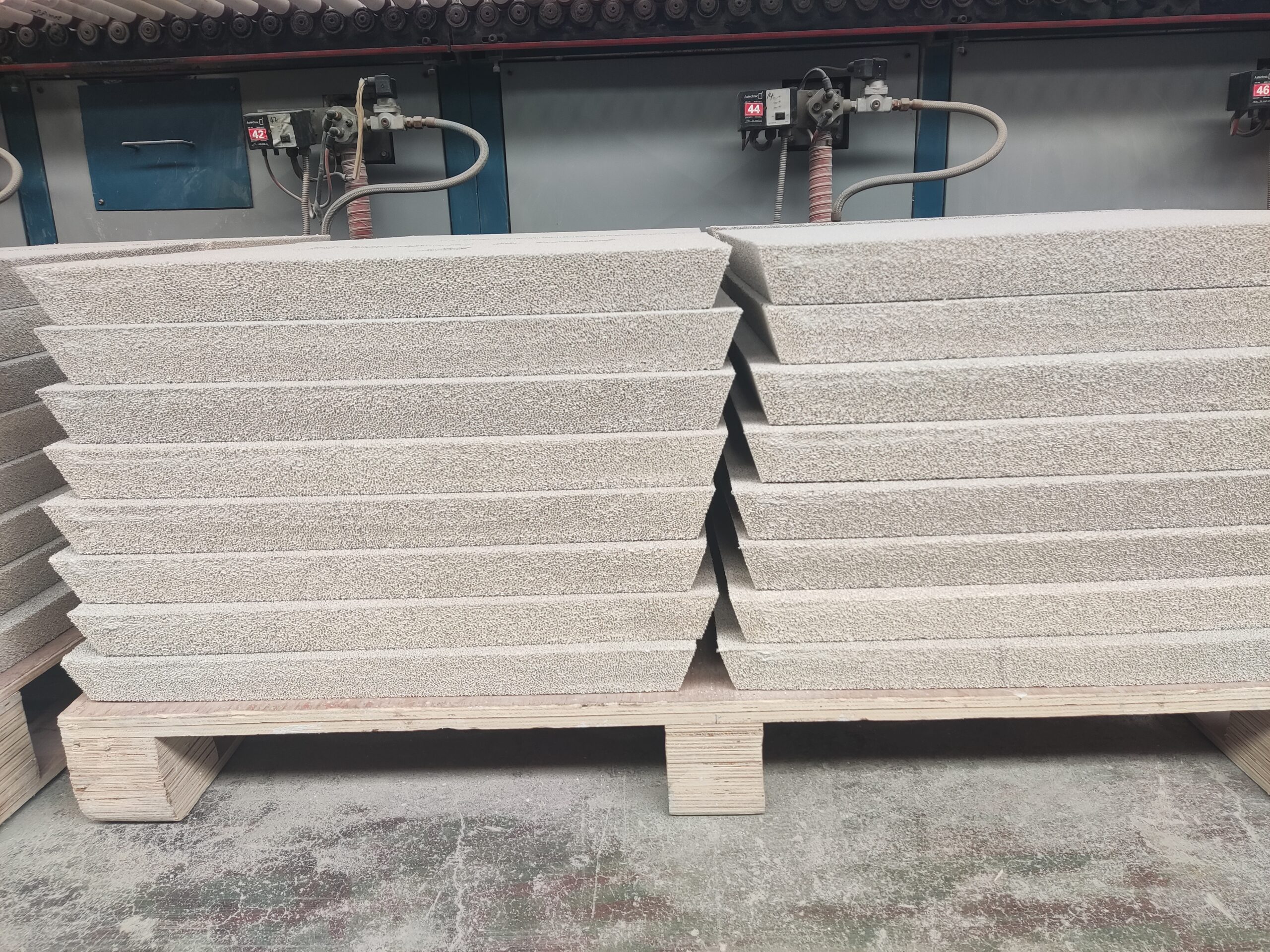 Purification mechanism of foam ceramic filter